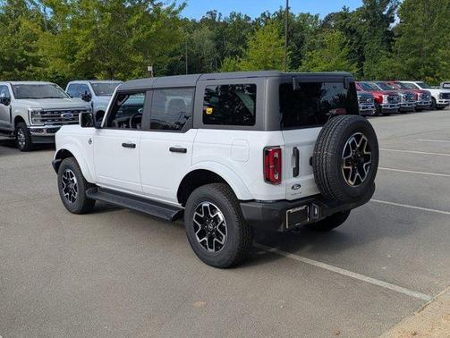 Oxford White 2026 Ford Bronco Outer Banks