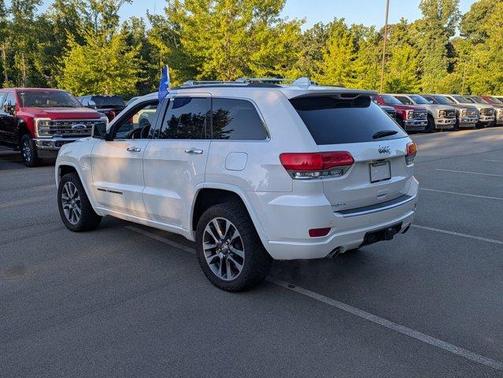 Ivory 2017 Jeep Grand Cherokee Overland