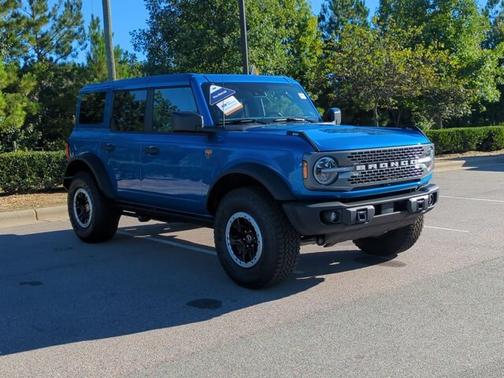 VELOCITY BLUE METALLIC 2026 Ford Bronco BADLANDS