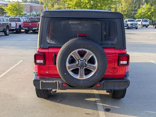 2020 Jeep Wrangler Unlimited SAHARA