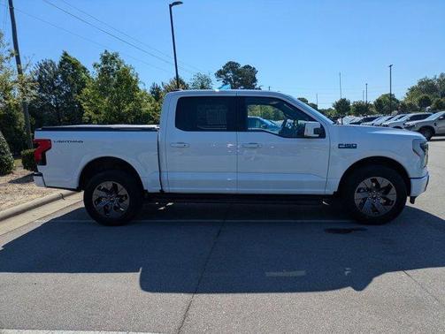 Oxford White 2025 Ford F-150 Lightning LARIAT