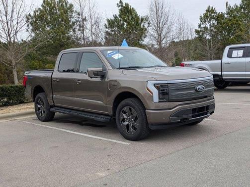 2023 Ford F-150 Lightning LARIAT