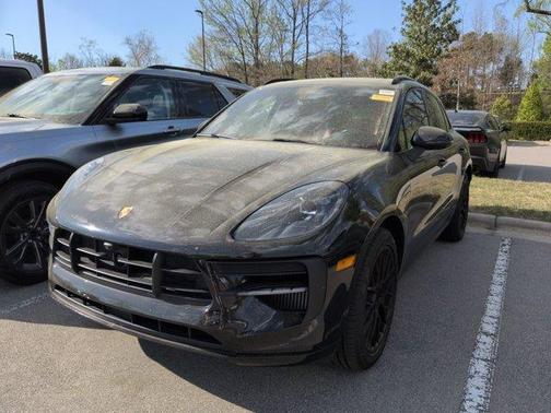 Jet Black Metallic 2021 Porsche Macan GTS