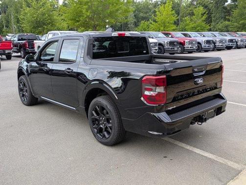 Shadow Black 2026 Ford Maverick Lobo High