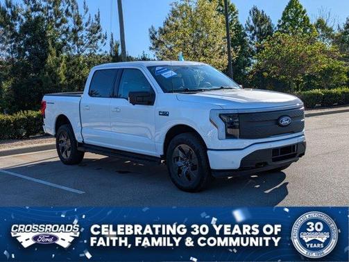 Oxford White 2025 Ford F-150 Lightning Flash