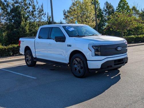Oxford White 2025 Ford F-150 Lightning Flash