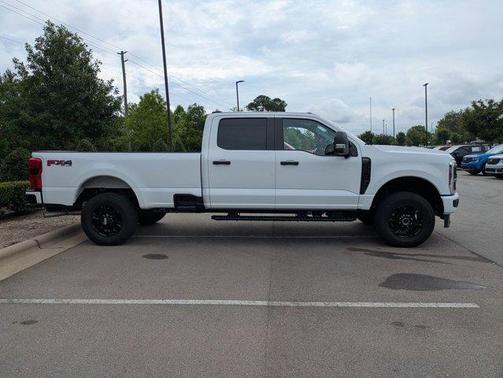 Oxford White 2024 Ford F-250 XL