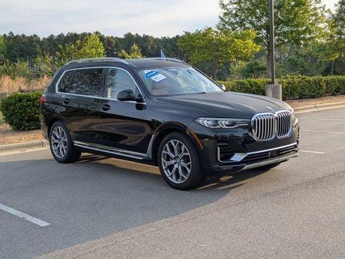 Black Sapphire Metallic 2022 BMW X7 xDrive40i