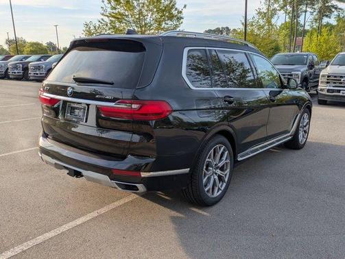 Black Sapphire Metallic 2022 BMW X7 xDrive40i