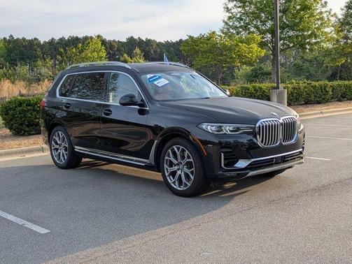 Black Sapphire Metallic 2022 BMW X7 xDrive40i