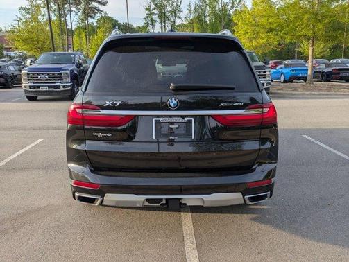 Black Sapphire Metallic 2022 BMW X7 xDrive40i