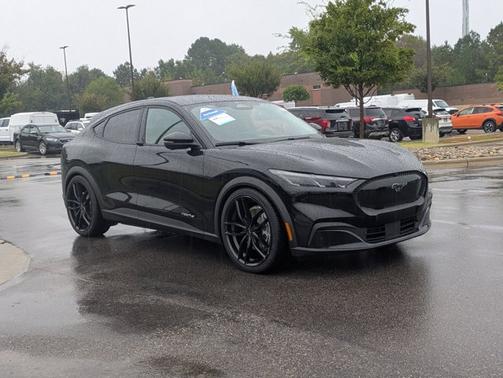 2024 Ford Mustang Mach-E SELECT