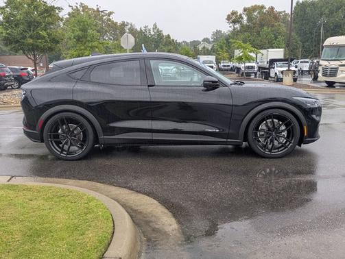 2024 Ford Mustang Mach-E SELECT
