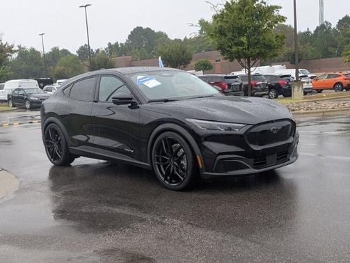 2024 Ford Mustang Mach-E SELECT