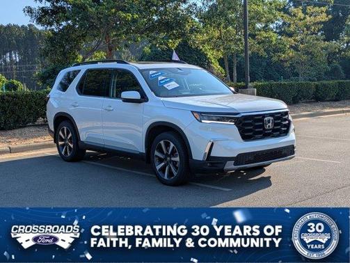 White 2024 Honda Pilot Touring
