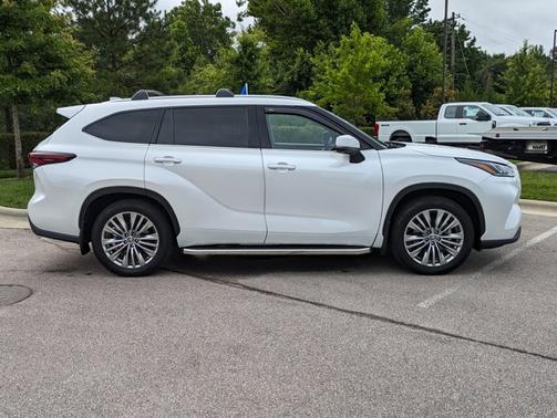 2024 Toyota Highlander PLATINUM