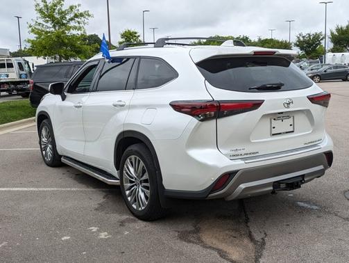 2024 Toyota Highlander PLATINUM