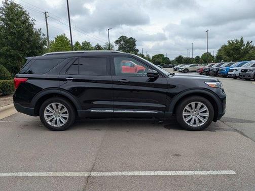 Black Metallic 2023 Ford Explorer Limited
