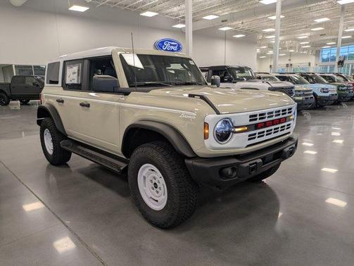 Desert Sand 2026 Ford Bronco Heritage Edition