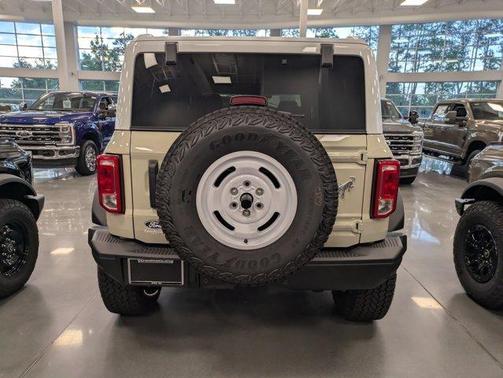 Desert Sand 2026 Ford Bronco Heritage Edition