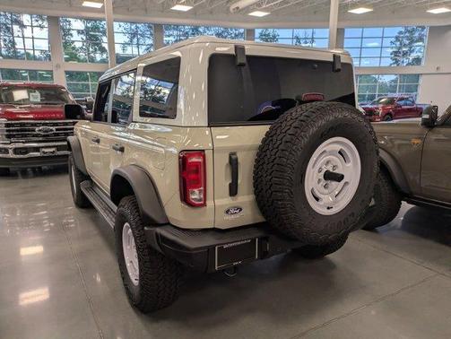 Desert Sand 2026 Ford Bronco Heritage Edition