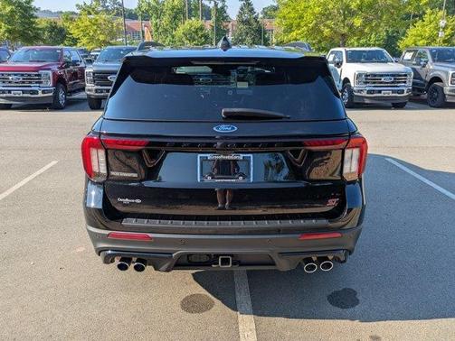 Black Metallic 2025 Ford Explorer ST
