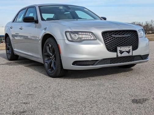 2023 Chrysler 300 TOURING