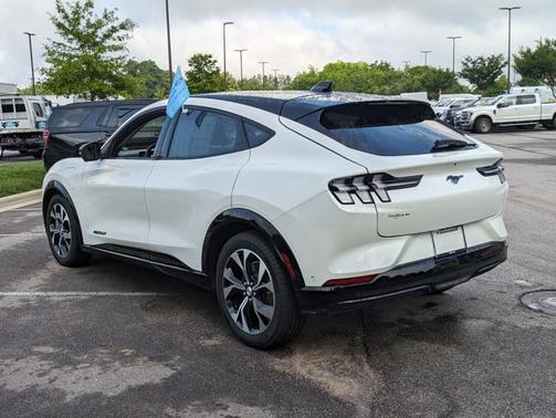 2022 Ford Mustang Mach-E PREMIUM