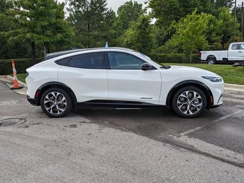 2022 Ford Mustang Mach-E PREMIUM