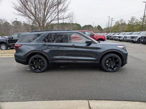 2023 Ford Explorer ST-Line
