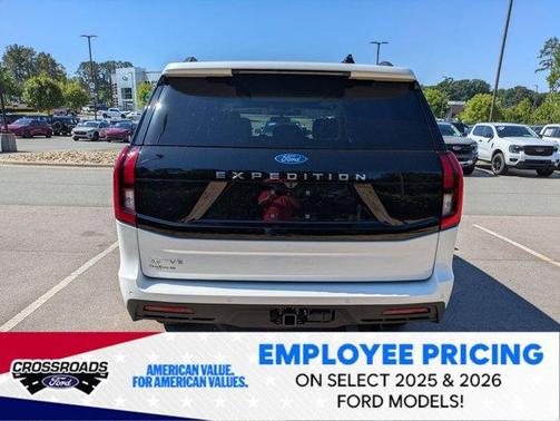 Star White 2026 Ford Expedition Active