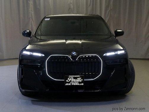 2025 BMW 750e xDrive