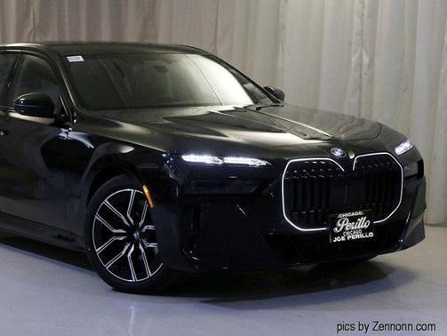 2025 BMW 750e xDrive