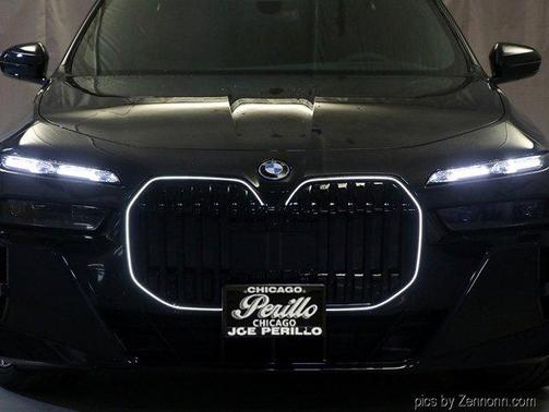 2025 BMW 750e xDrive