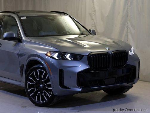 Gray Metallic 2024 BMW X5 xDrive40i