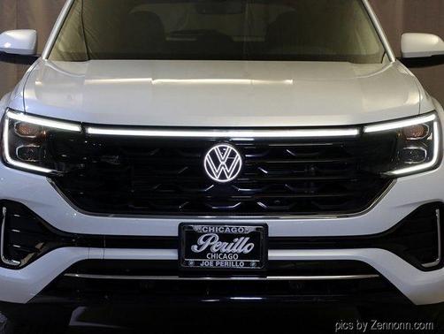 2024 Volkswagen Atlas Cross Sport 2.0T SEL R-Line