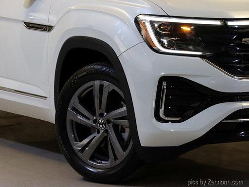 2024 Volkswagen Atlas Cross Sport 2.0T SEL R-Line