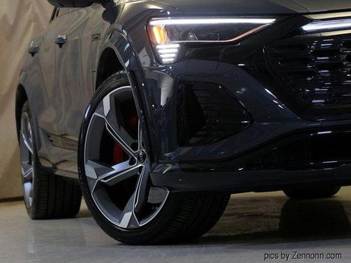 2024 Audi SQ8 e-tron Premium Plus