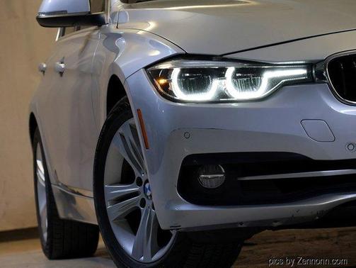 2017 BMW 330 i xDrive