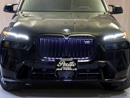 2025 BMW X7 M60i