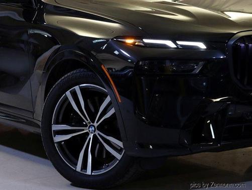 2025 BMW X7 M60i