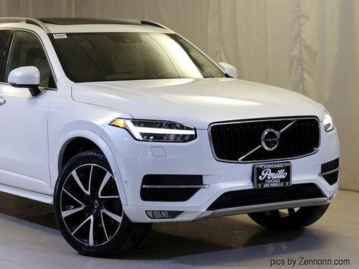 2018 Volvo XC90 T6 Momentum
