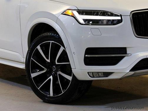 2018 Volvo XC90 T6 Momentum