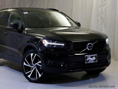 2021 Volvo XC40 T5 R-Design