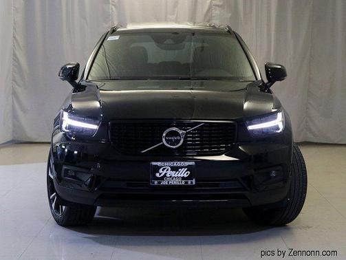 2021 Volvo XC40 T5 R-Design