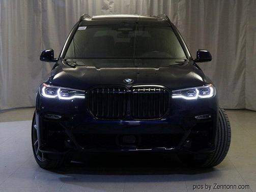 2022 BMW X7 M50i