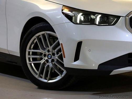 2025 BMW 530 i xDrive