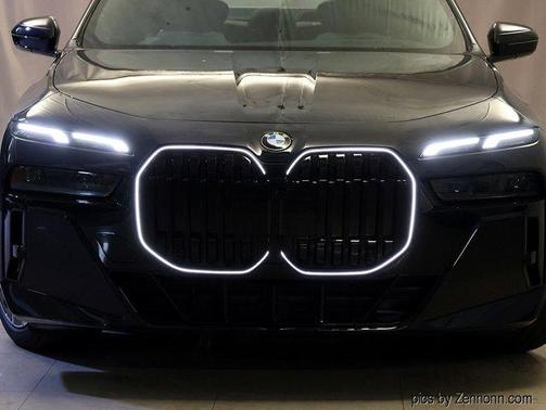 Carbon Black Metallic 2026 BMW 740 i xDrive