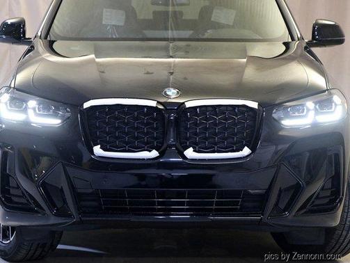 2025 BMW X4 xDrive30i