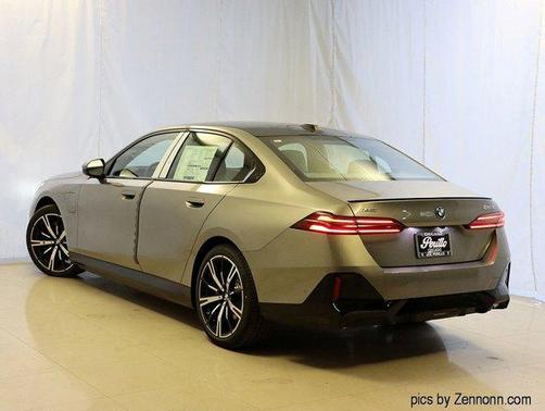 2026 BMW 550e xDrive